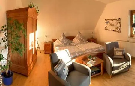 Land Am Teich- Reet Gedeckt - Ostseenah - Bei Binz Apartment