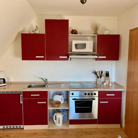 Land Am Teich- Reet Gedeckt - Ostseenah - Bei Binz * Zirkow